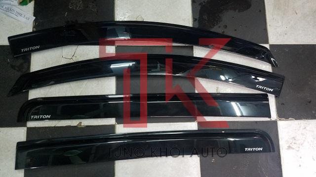 VÈ CHE MƯA MITSUBISHI TRITON