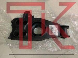 Càng i dưới Mitsubishi Jolie