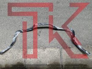 thanh cân bằng trước innova