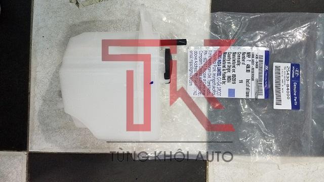 z2370179170049_ddc1cf3668ac9c69dc682d39e0e7ac25 BÌNH NƯỚC PHỤ HYUNDAI I10 GRAND