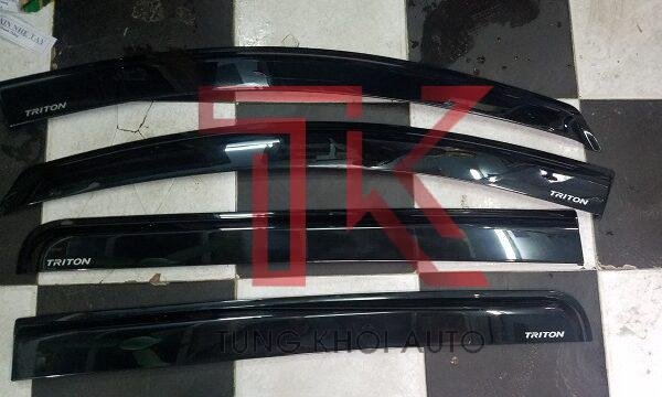 VÈ CHE MƯA MITSUBISHI TRITON