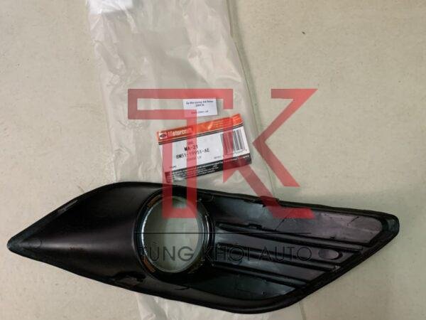 ốp đèn sương mù focus