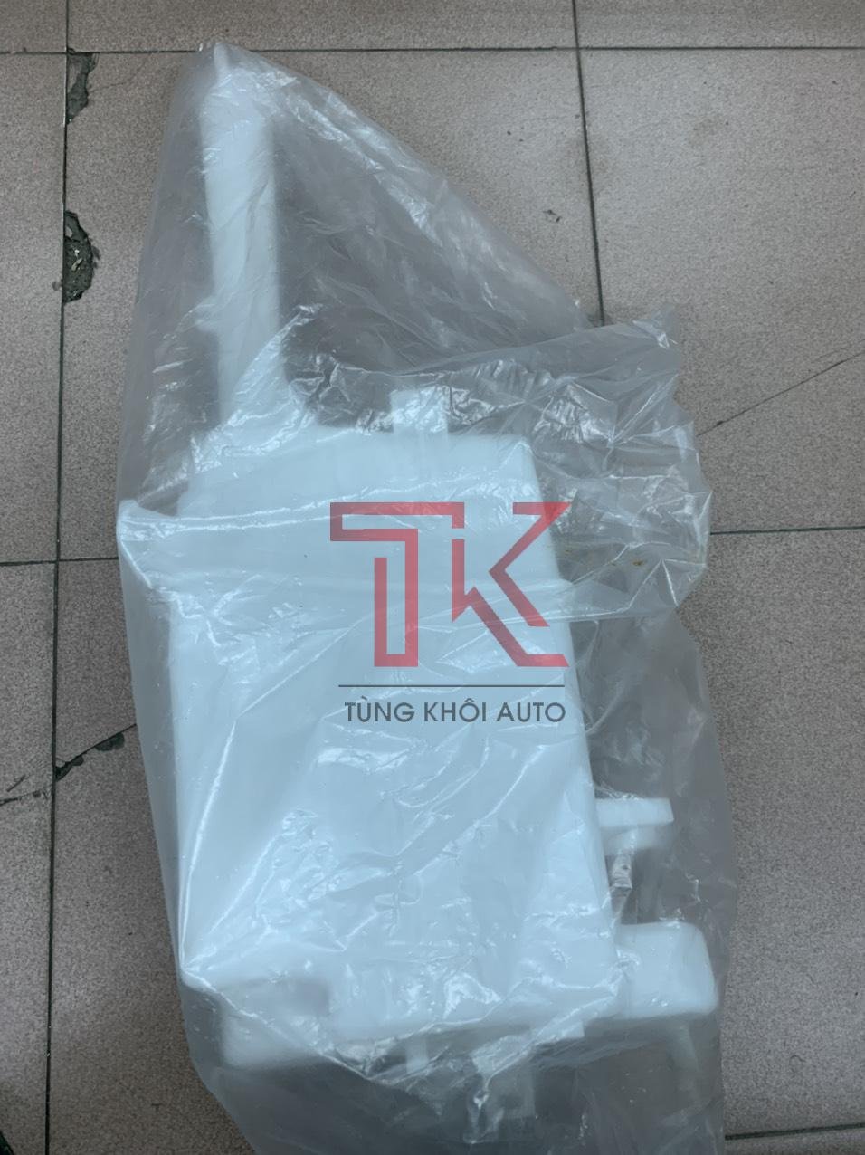 z2490308440104_9829114b8222e2a233f9ee3bbcd9945a bình nước rửa kính huyndai santafe