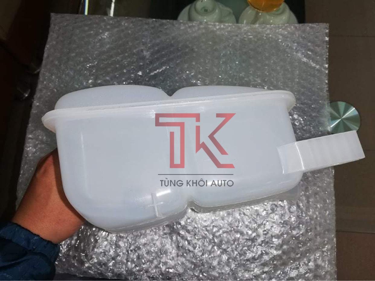 Bình nước phụ ford 2 bình nước phụ ford mazda