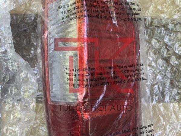 đèn hậu nissan navera