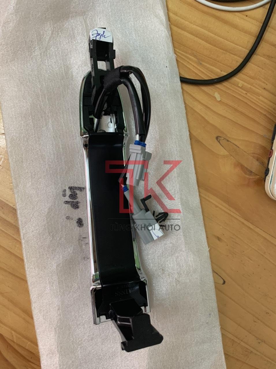 Tay nắm cửa juke nissan (4)