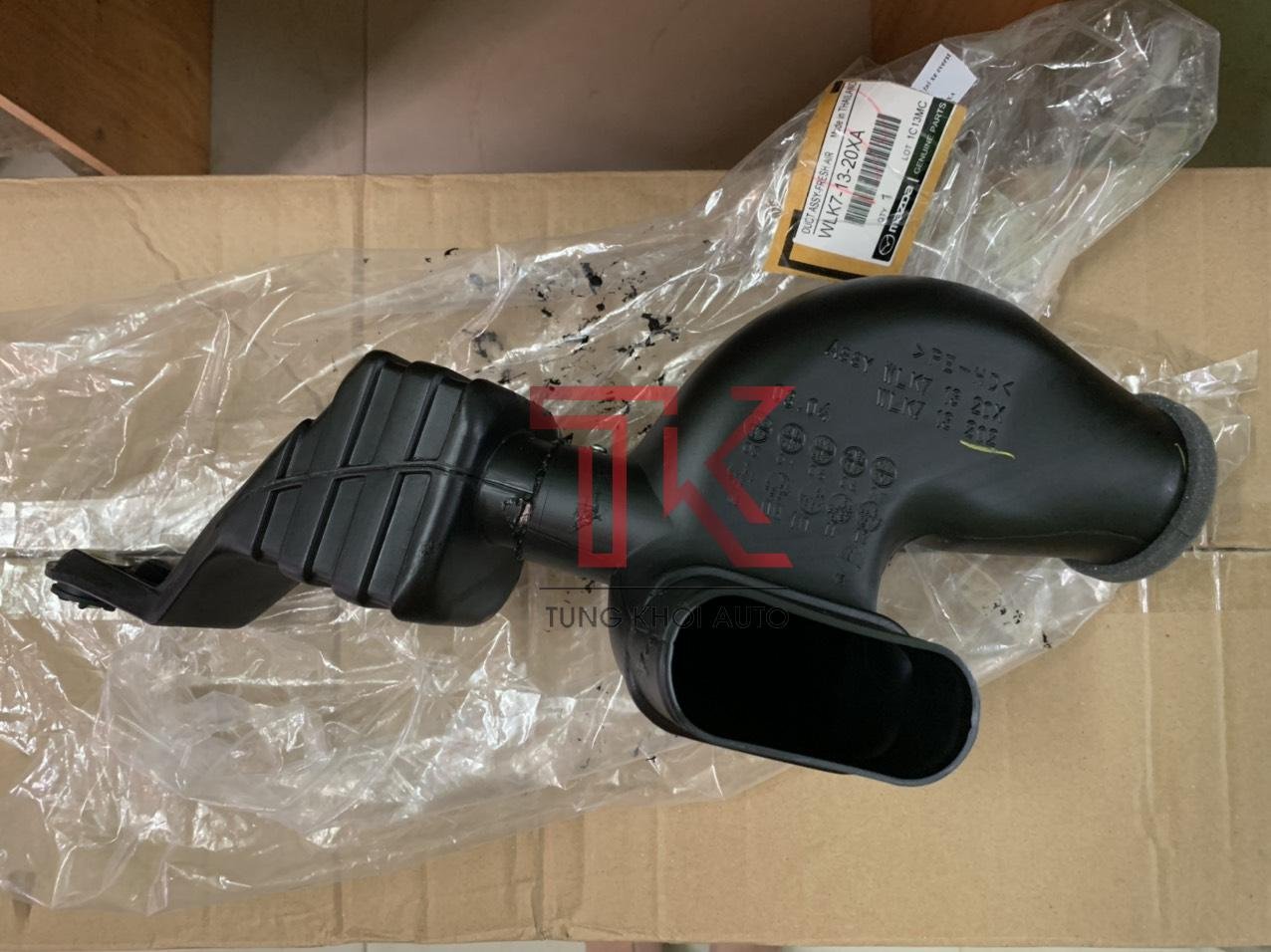 hộp lọc gió thứ 2 Everest 1 ống hút gió vào bầu lọc