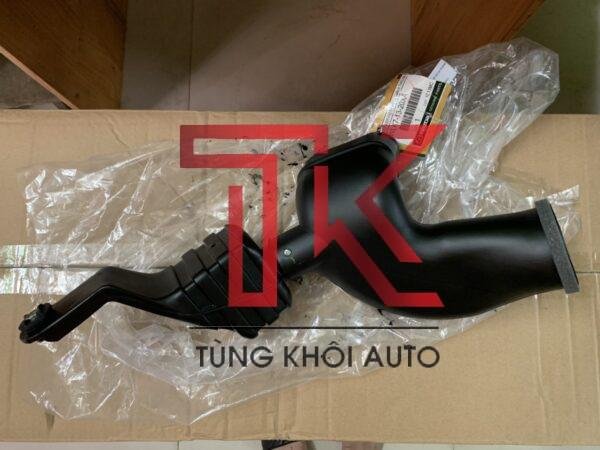 ống hút gió vào bầu lọc everest