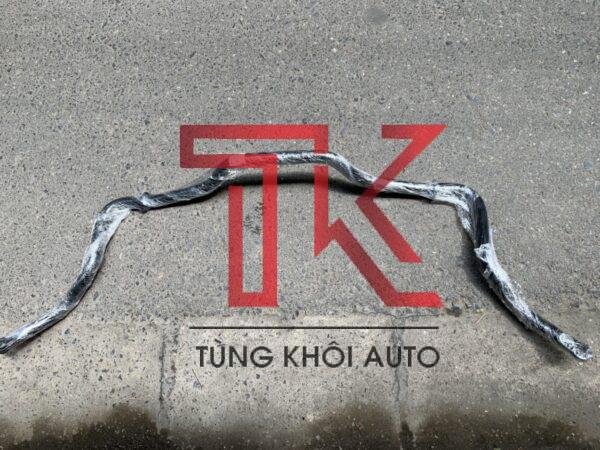 thanh cân bằng trước innova