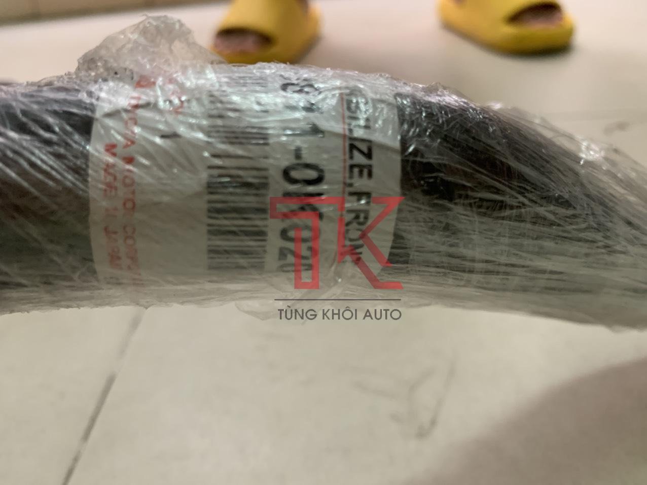 z2534033403589_eef45f1135d62b66ba1c3295e8e3e835 thanh cân bằng trước innova