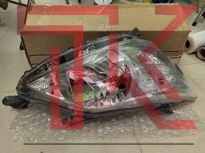 Đèn pha phải innova 2016 (5)