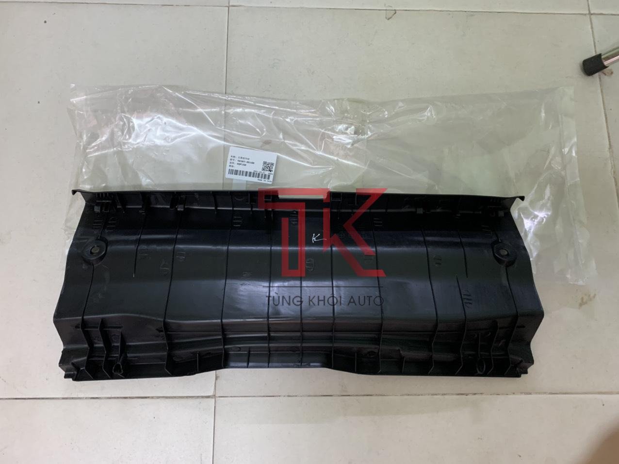 Ốp cốp sau vios (3)