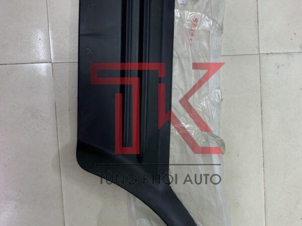 Ốp phồng hông xe Mitsubishi Jolie