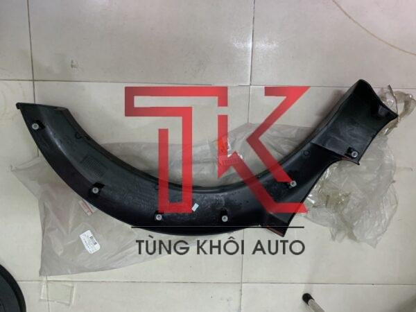 ỐP PHỒNG TAI XE MITSUBISHI JOLIE