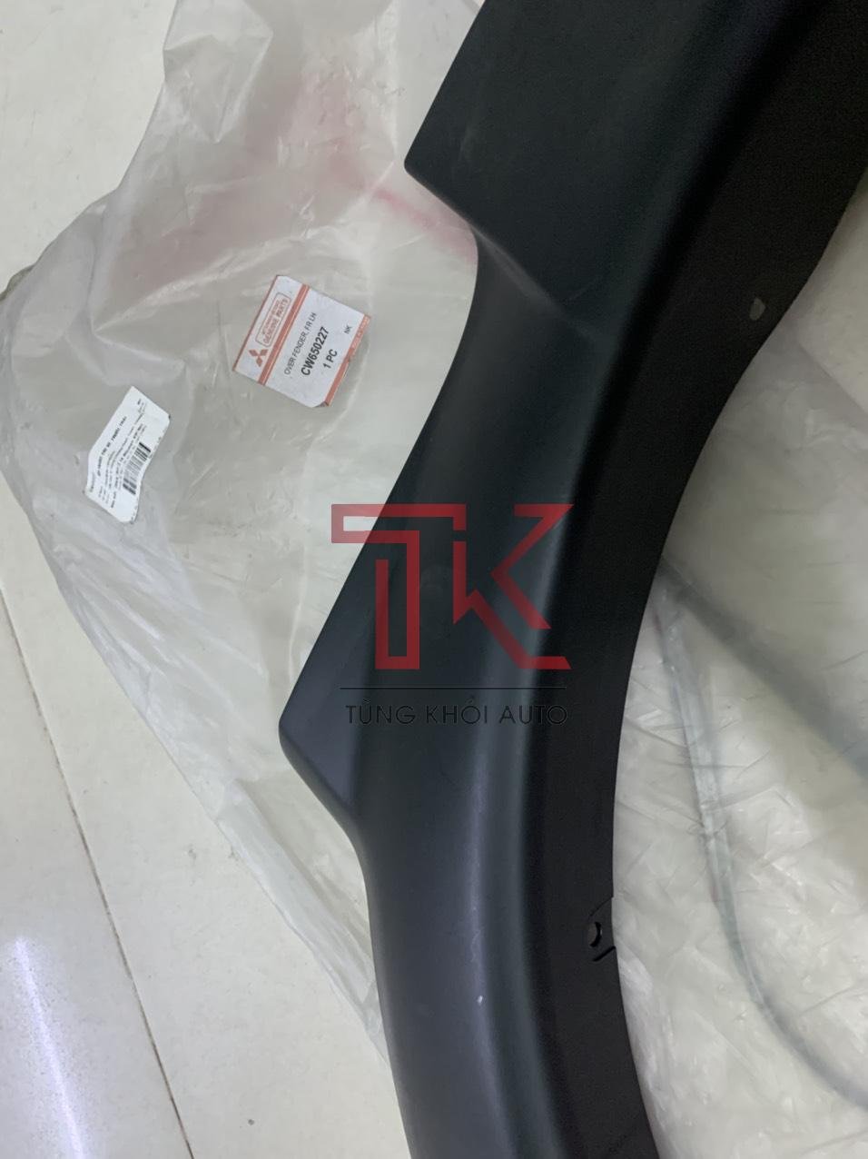 ỐP PHỒNG TAI XE MITSUBISHI JOLIE ỐP PHỒNG TAI XE MITSUBISHI JOLIE