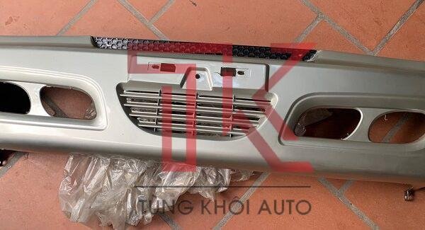 ba đờ sốc trước hoa mai