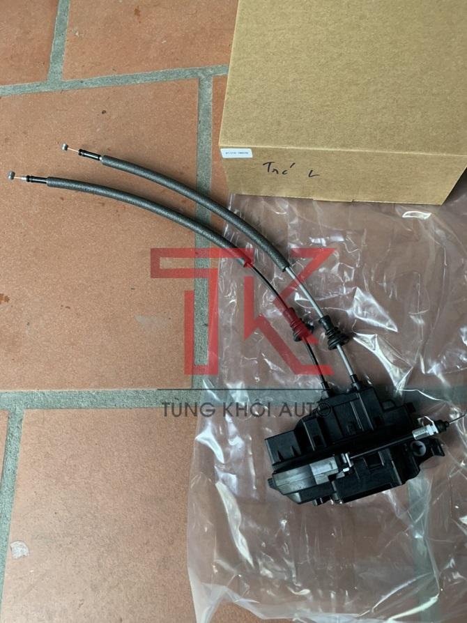 Cơ cấu khóa cửa trước lái Huyndai Santafe 2008 liên doanh