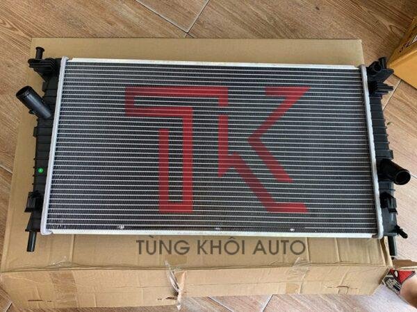 KÉT NƯỚC FORD FOCUS