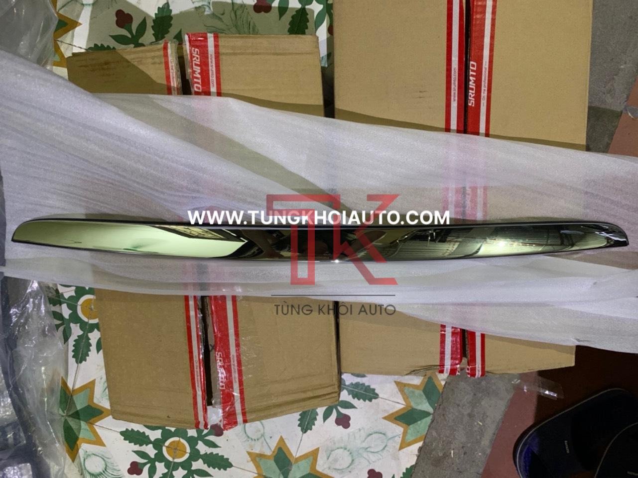 Thanh mạ crom trang trí nắp capo laceti (2) THANH MẠ CROM TRANG TRÍ NẮP CAPO DAEWOO LACETI