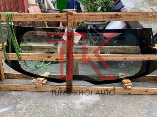 Kính chắn gió sau Nissan Livinal 2010 cao cấp có sấy