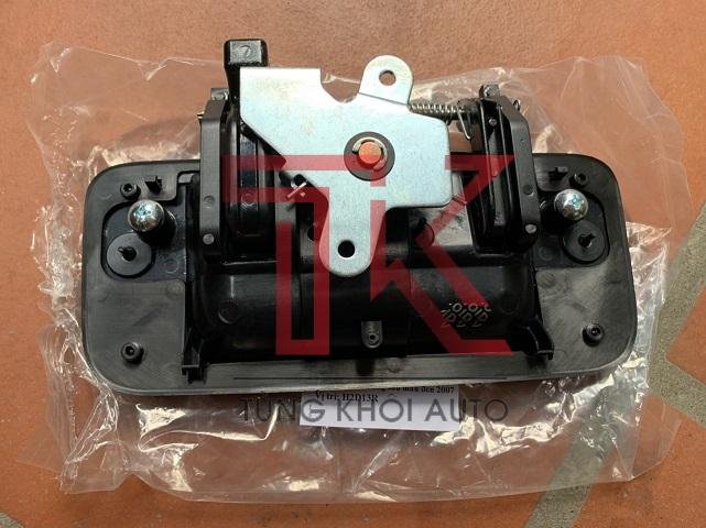 Tay mở cốp sau ford everest 2009 (2)