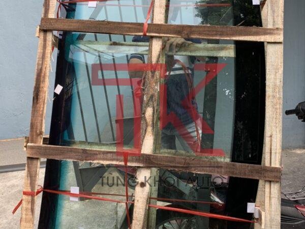 kính chắn gió huyndai starex