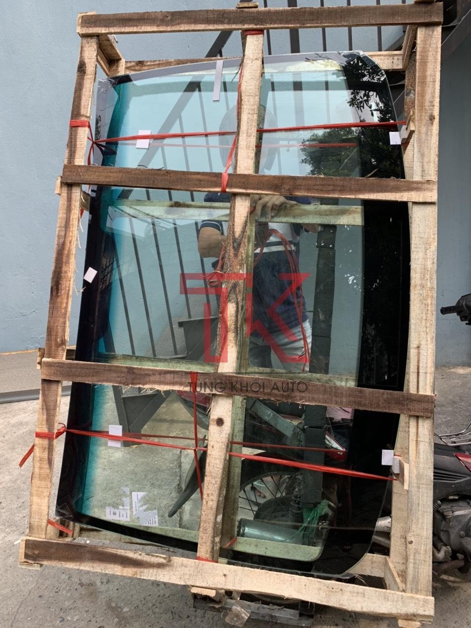 kính chắn gió huyndai starex (3) kính chắn gió huyndai starex