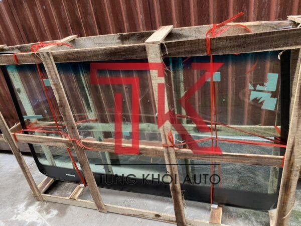 kính chắn gió huyndai starex