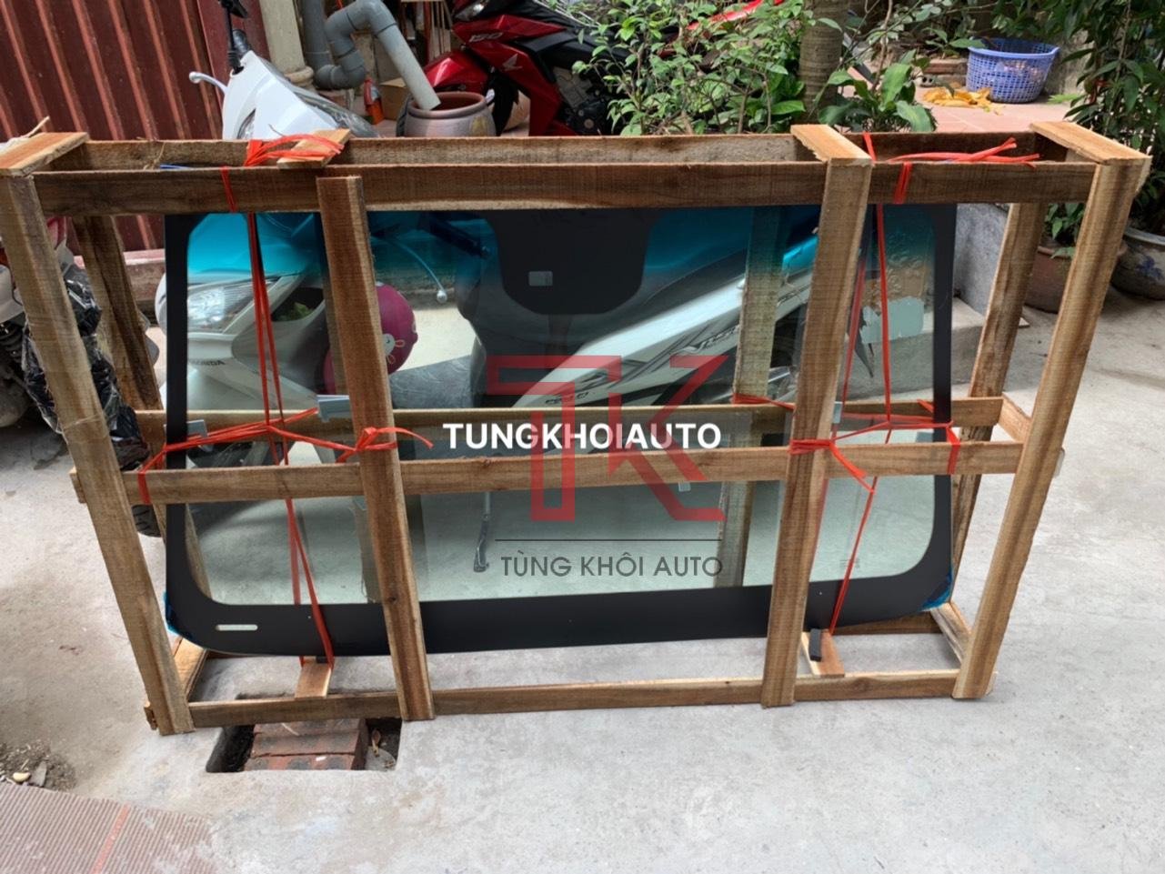 kính chắn gió trước laceti kính chắn gió trước laceti