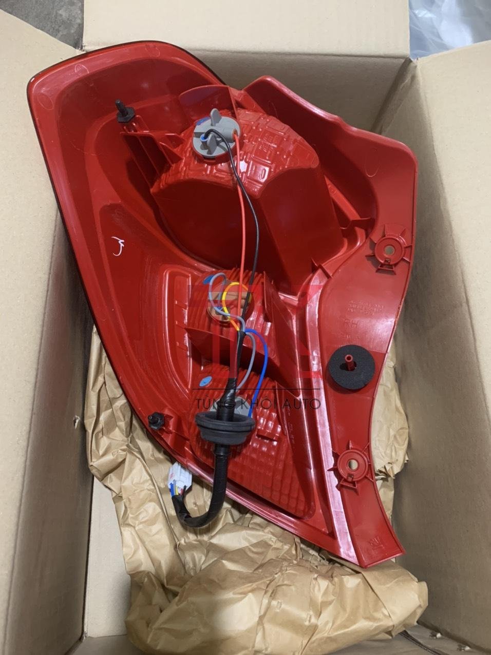 Đèn hậu Fadil xịn